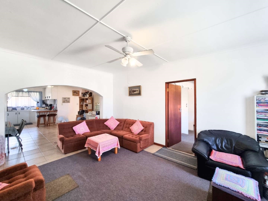 3 Bedroom Property for Sale in Sandbaai Western Cape